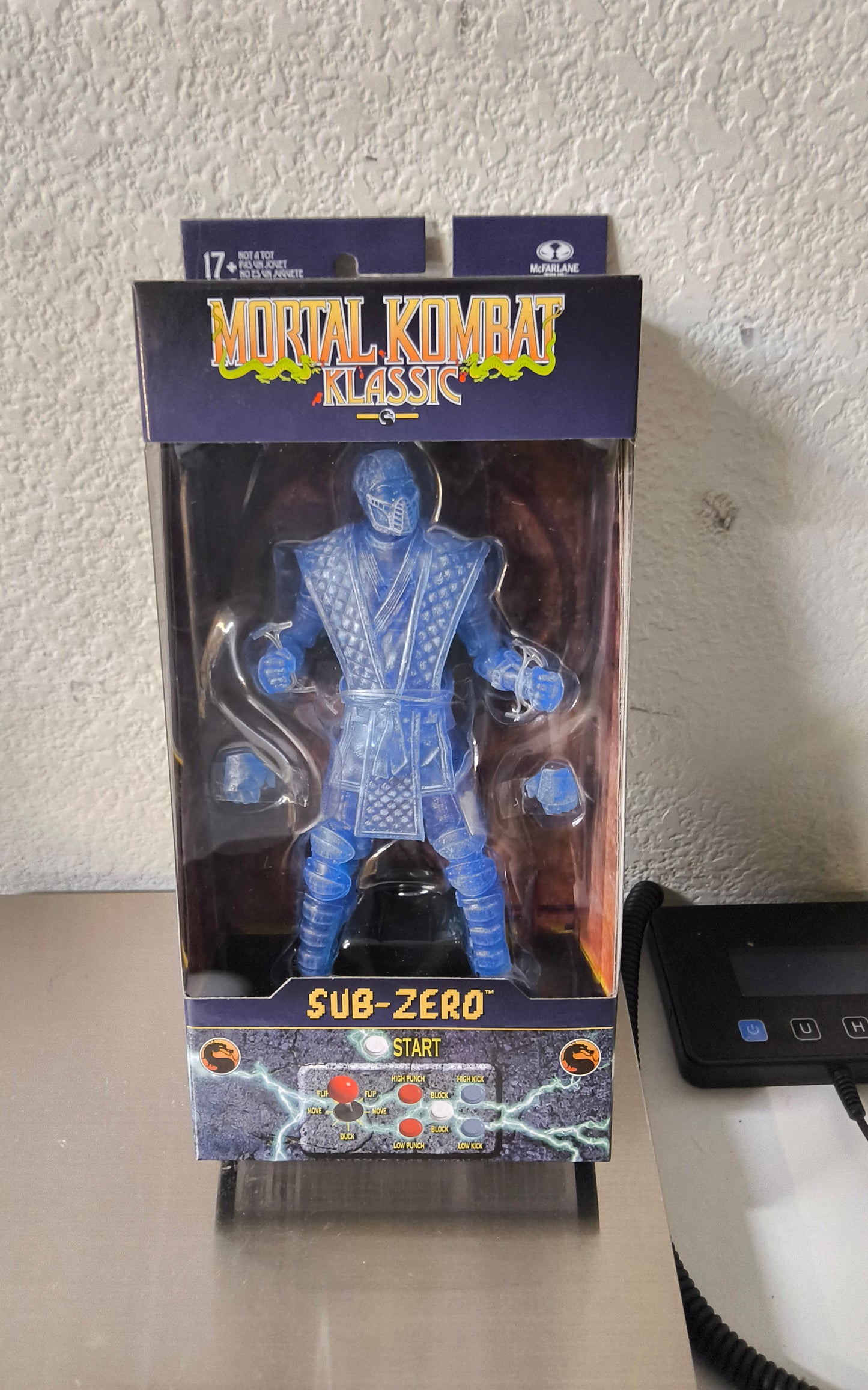 McFarlane Mortal Kombat Klassic Sub-Zero Ice Clone 7-Inch Action Figure