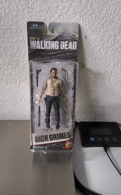 McFarlane Toys AMC The Walking Dead Rick Grimes Series 6 Collector Action Figure
