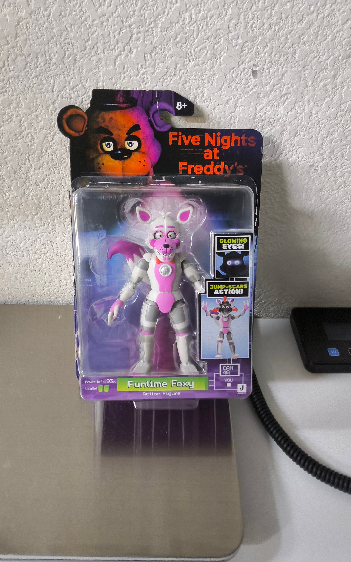 Jazwares FNAF Funtime Foxy 5-Inch Figure Glow Eyes Jumpscare FNF0122