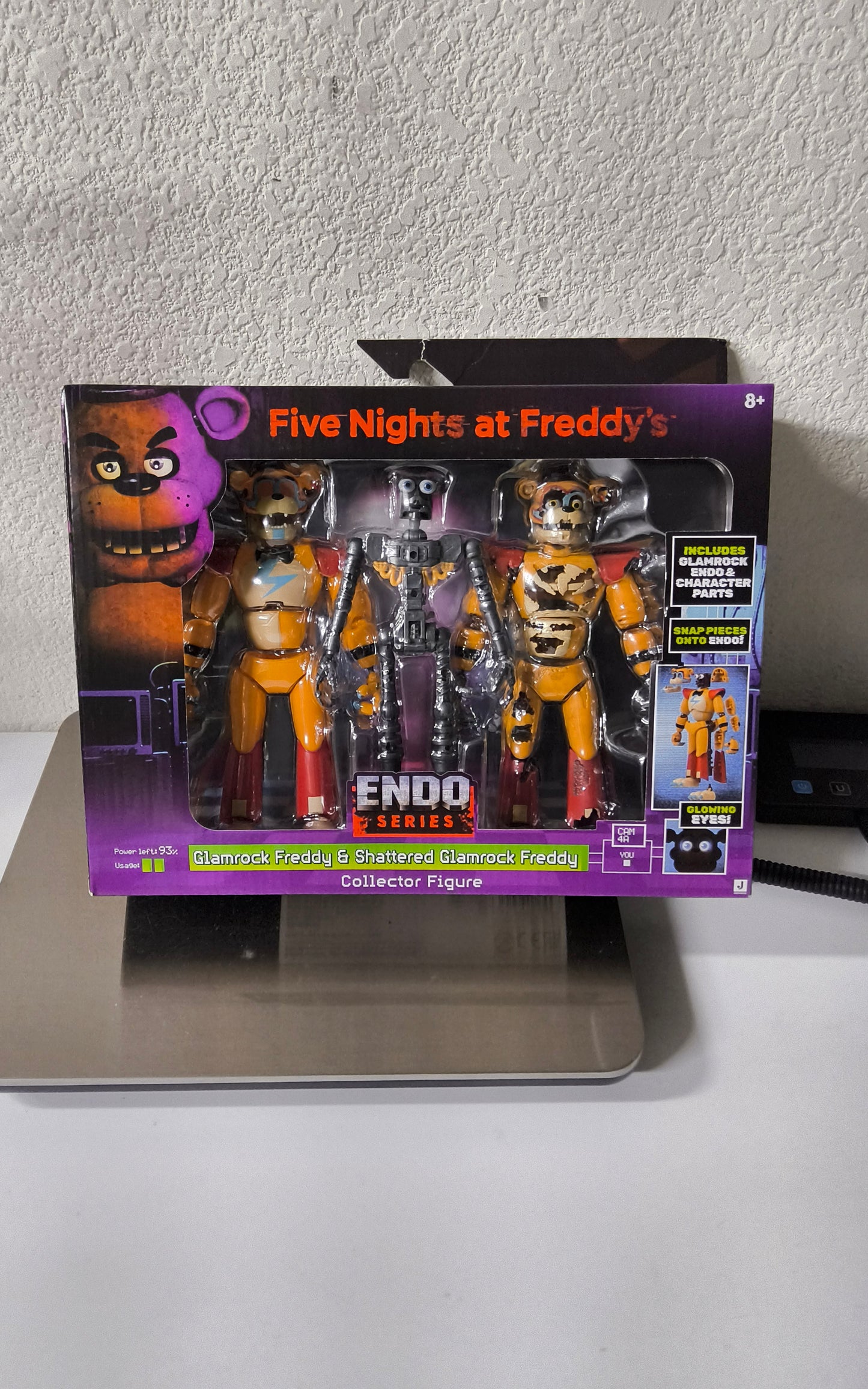 Five Nights at Freddy’s Endo-Series 6-Inch Glamrock Endo Figure – Freddy & Shattered Freddy