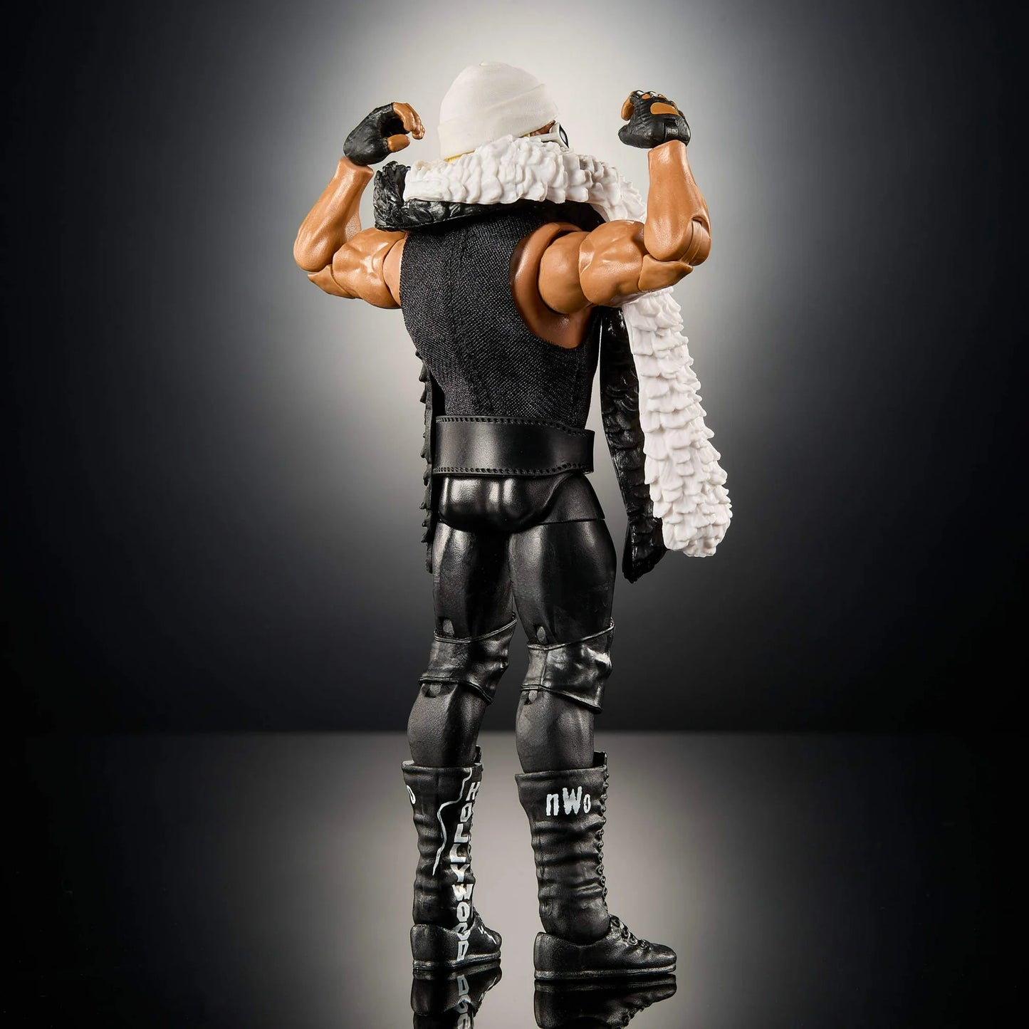 WWE Monday Night War Elite Hollywood Hogan 6" Figure with Accessories