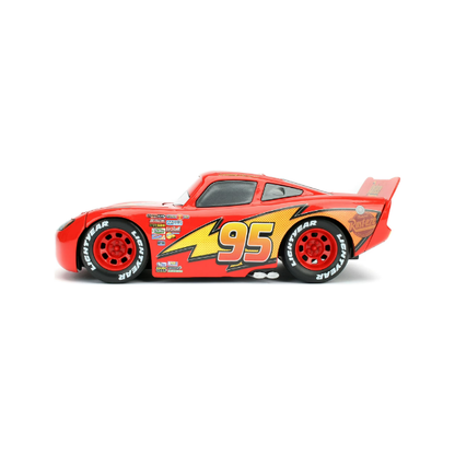 Disney Pixar Cars Lightning McQueen 1:24 Die-Cast Race Car with Tire Rack