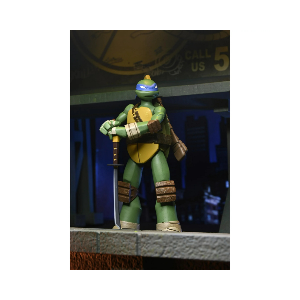 NECA Teenage Mutant Ninja Turtles Leonardo Action Figure – New in Box