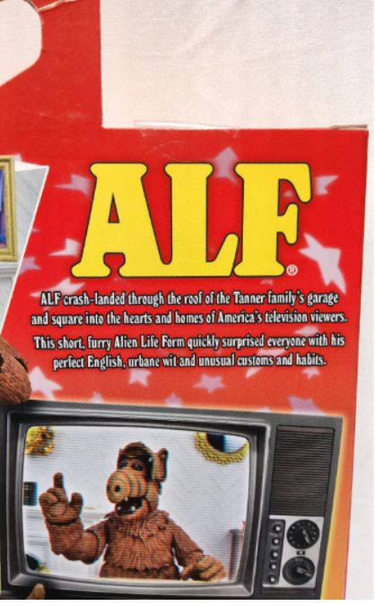 NECA Alf Ultimate 7-Inch Scale Action Figure - Interchangeable Hands & Accessori