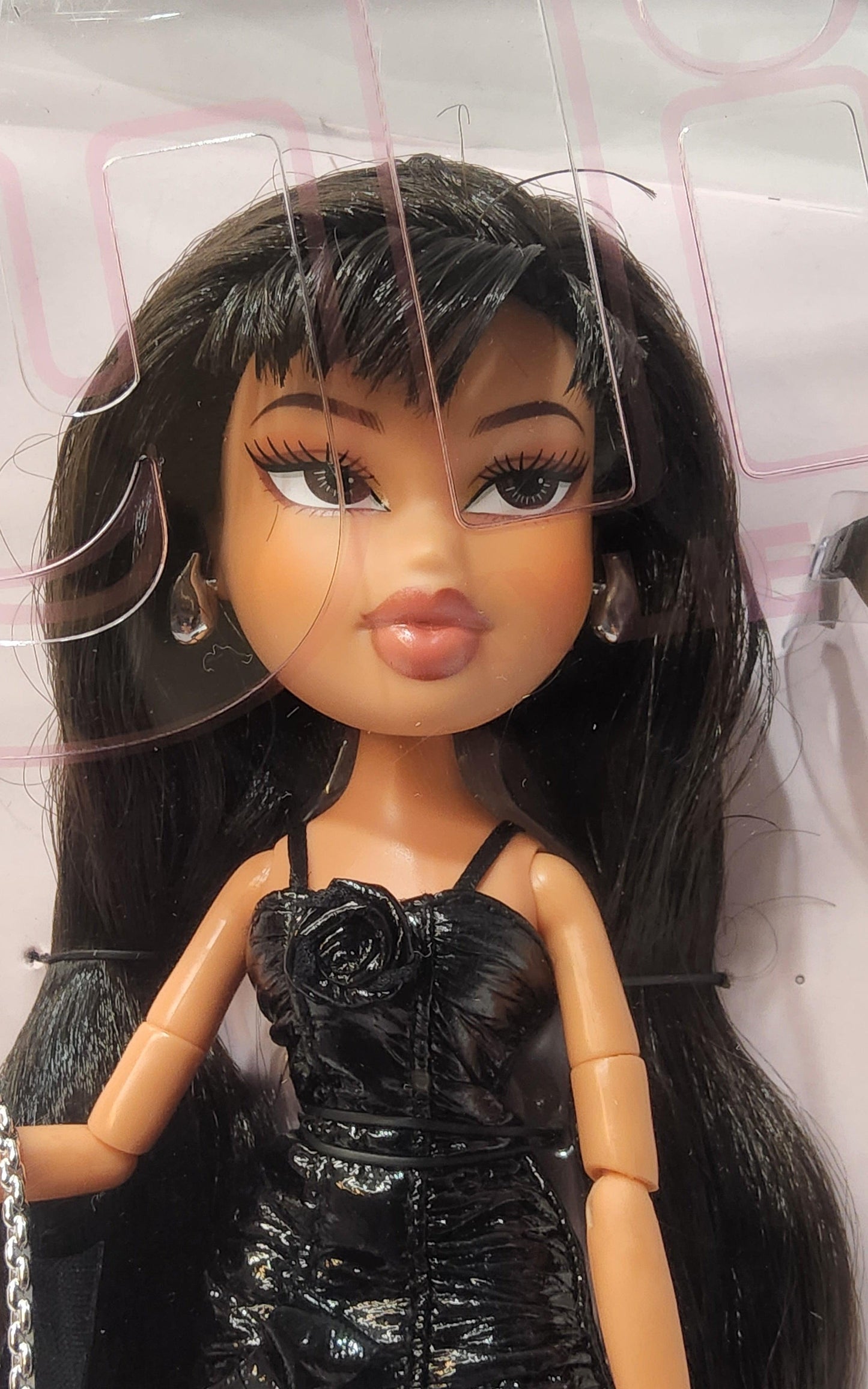 Bratz Kylie Jenner Day Fashion Doll Accessories & Certificate of Authenticity - Logan's Toy Chest