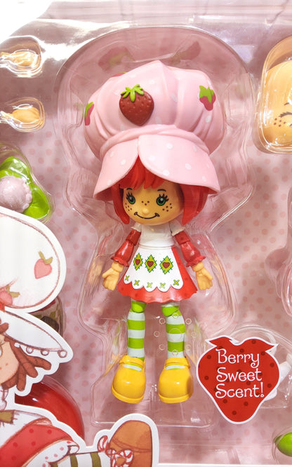 Classic Strawberry Shortcake with Custard Berry Sweet Scent 6" Action Figure - Logan's Toy Chest