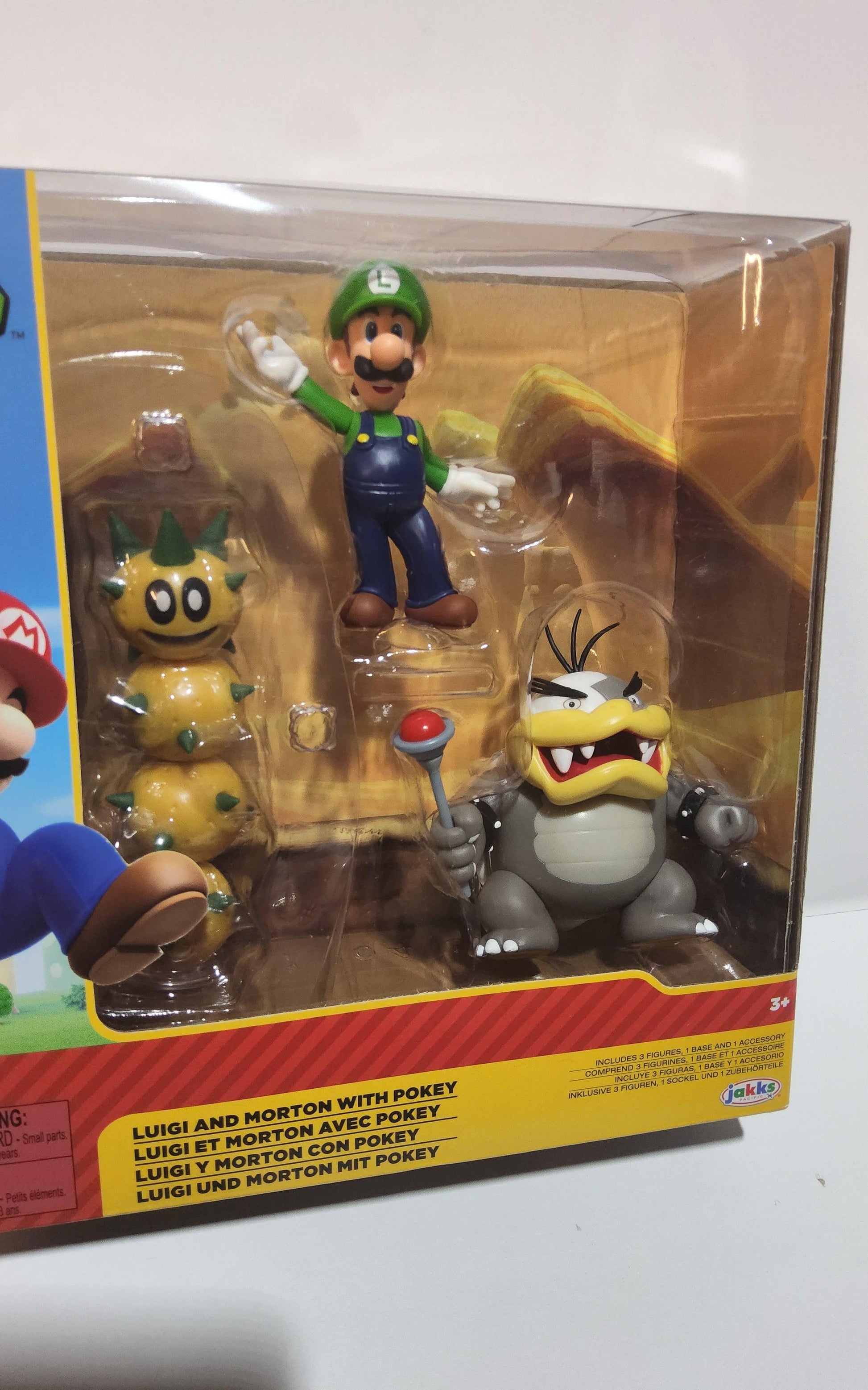 Luigi - Super Mario Figurine by JAKKS