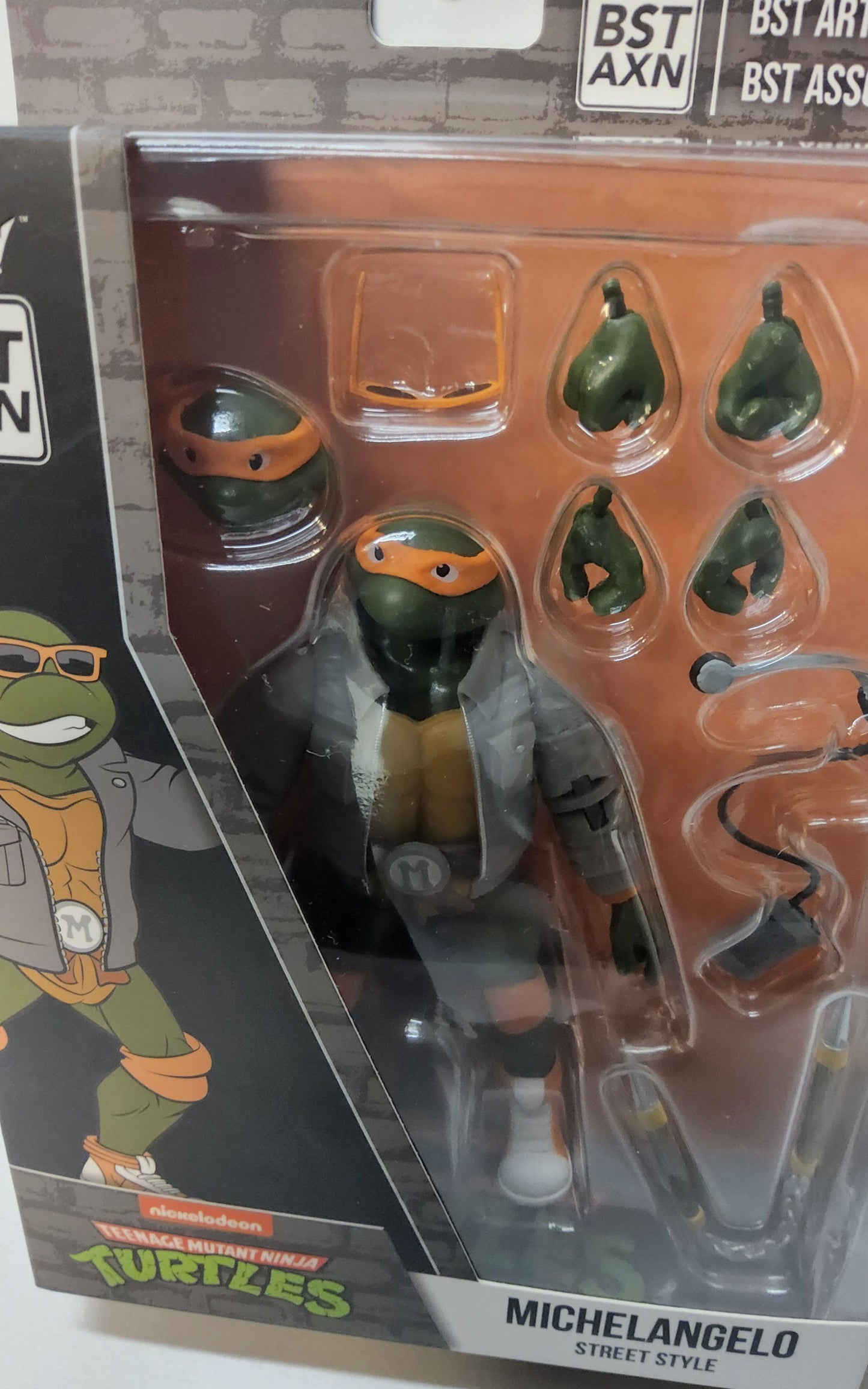 Teenage Mutant Ninja Turtles Michelangelo Street Style Nickelodeon BST AXN - Logan's Toy Chest