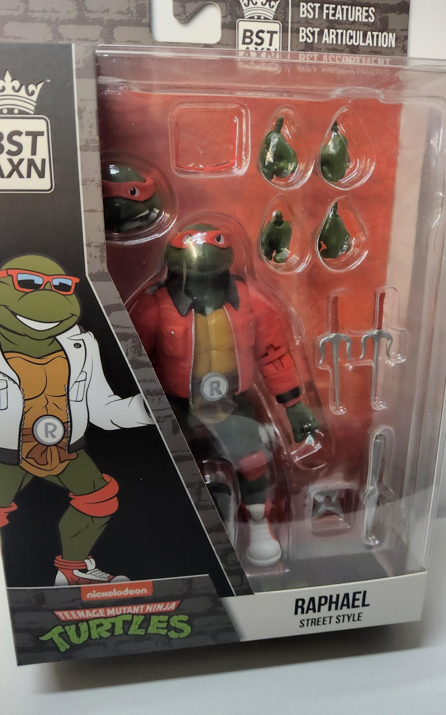 Teenage Mutant Ninja Turtles Rafael Street Style Nickelodeon BST AXN - Logan's Toy Chest